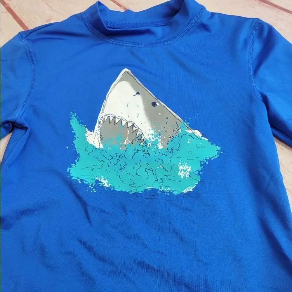 Cat & Jack shark rashguard XS4/5 - Picture 2 of 4